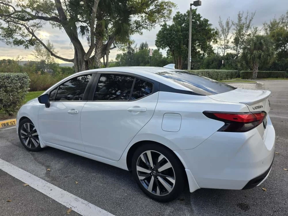 2020 Nissan Versa - Image 15 of 18