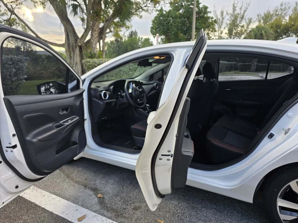 2020 Nissan Versa - Image 8 of 18