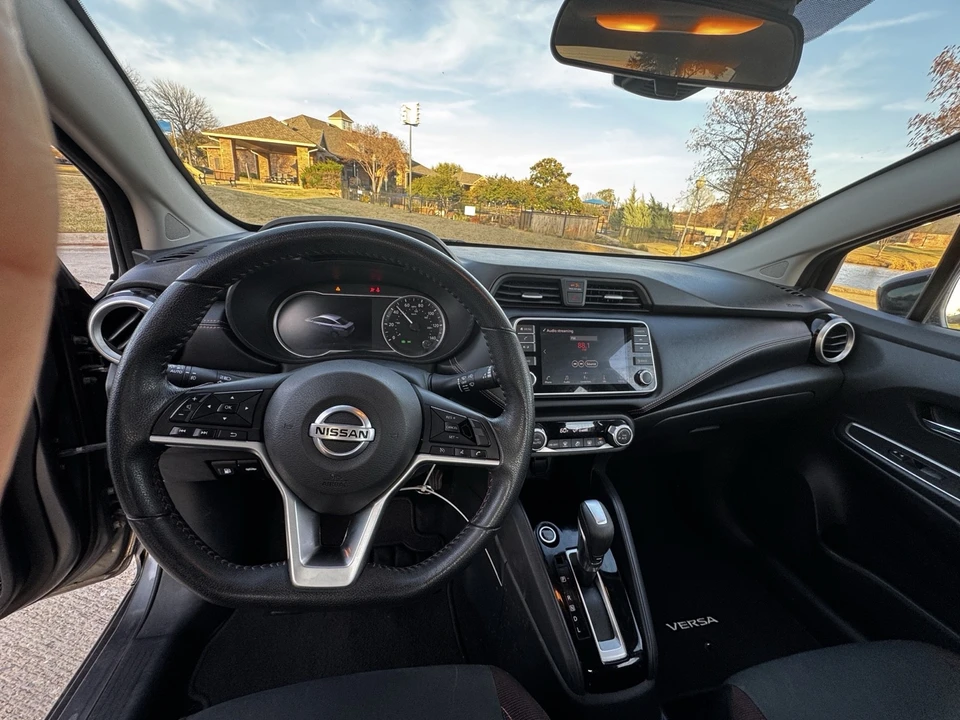 2020 Nissan Versa - Image 10 of 14