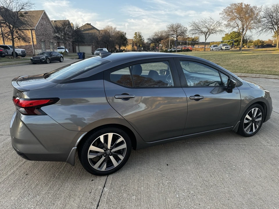 2020 Nissan Versa - Image 5 of 14