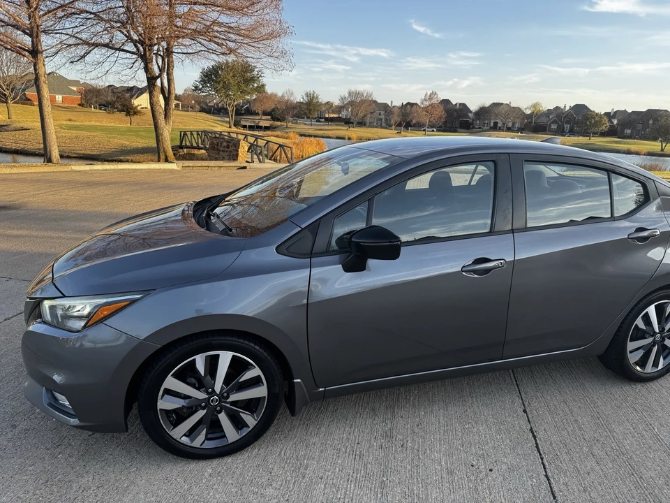 2020 Nissan Versa - Image 2 of 14