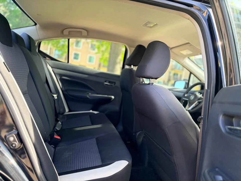 2020 Nissan Versa - Image 7 of 11