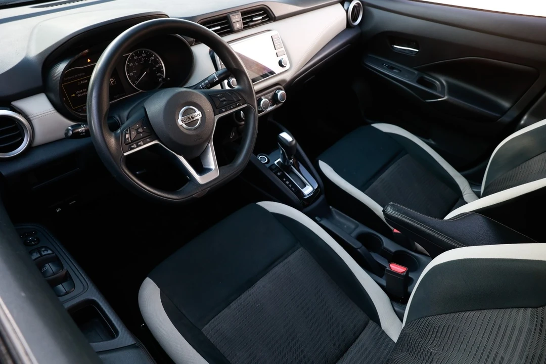 2020 Nissan Versa - Image 4 of 12