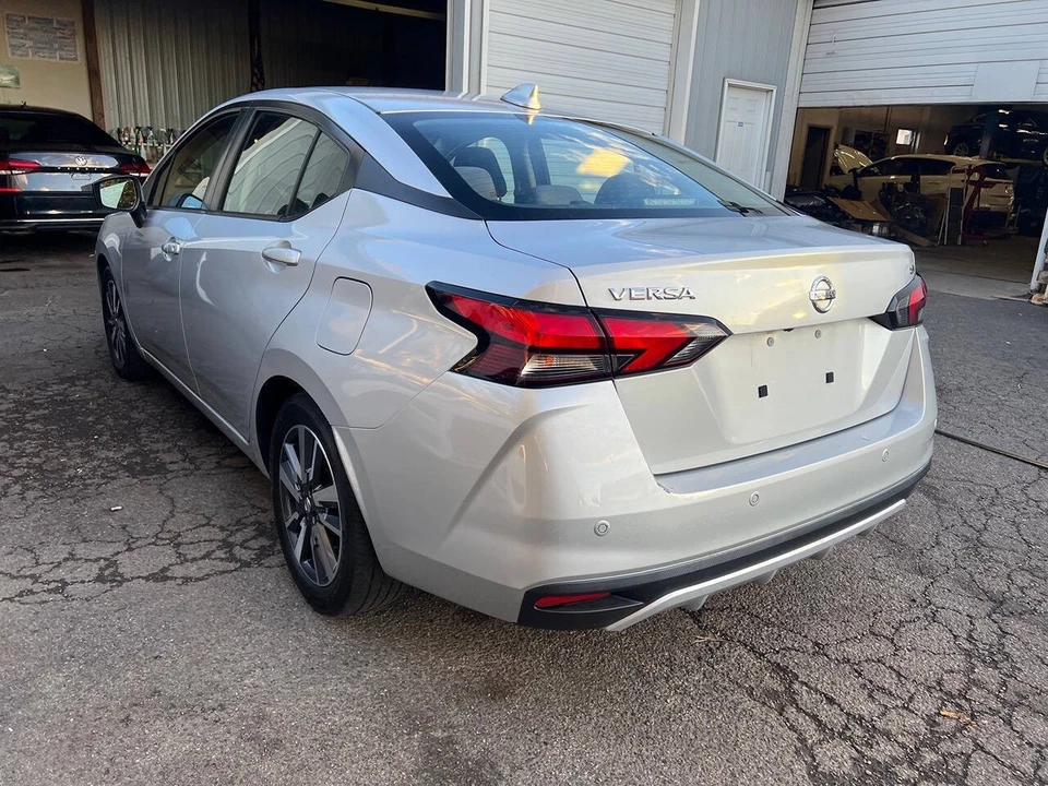 2020 Nissan Versa - Image 5 of 12