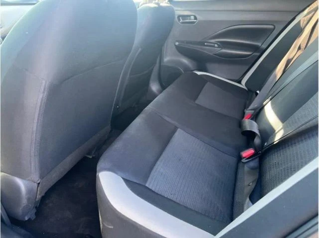 2020 Nissan Versa - Image 8 of 21