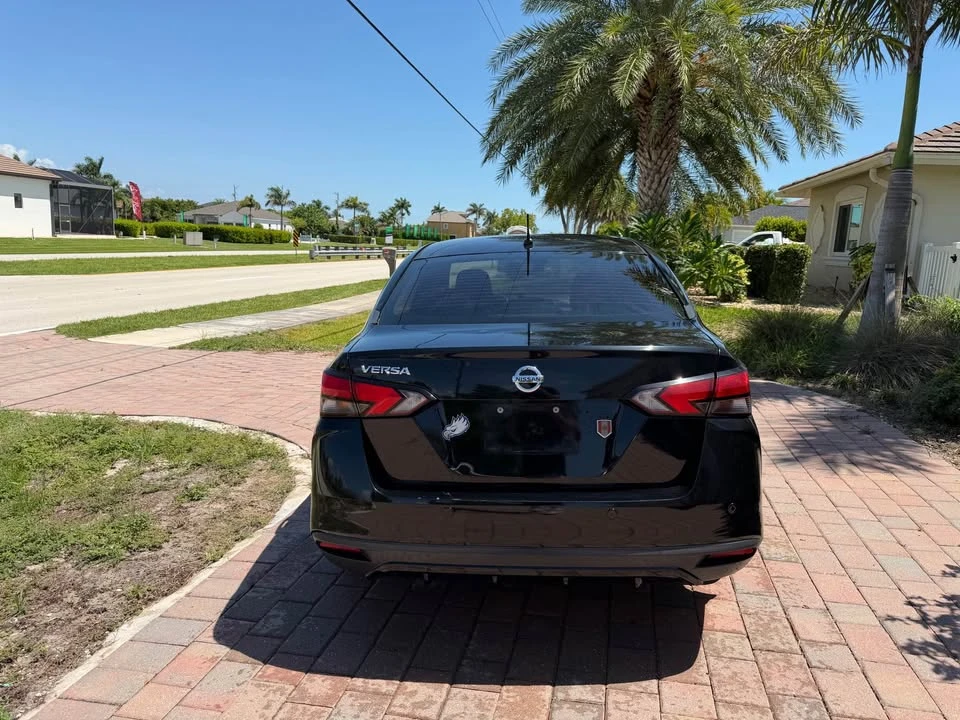 2020 Nissan Versa - Image 4 of 15