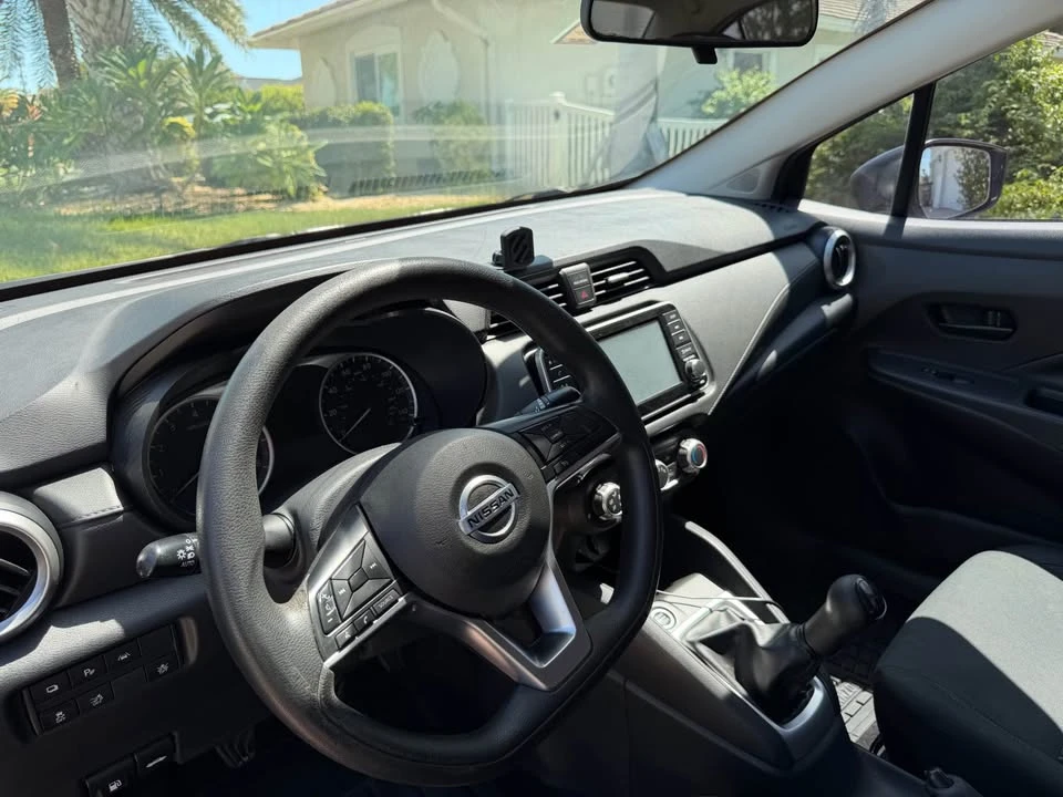 2020 Nissan Versa - Image 10 of 15