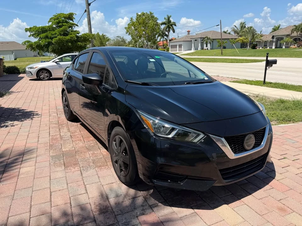 2020 Nissan Versa - Image 8 of 15