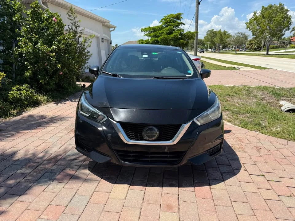 2020 Nissan Versa - Image 2 of 15