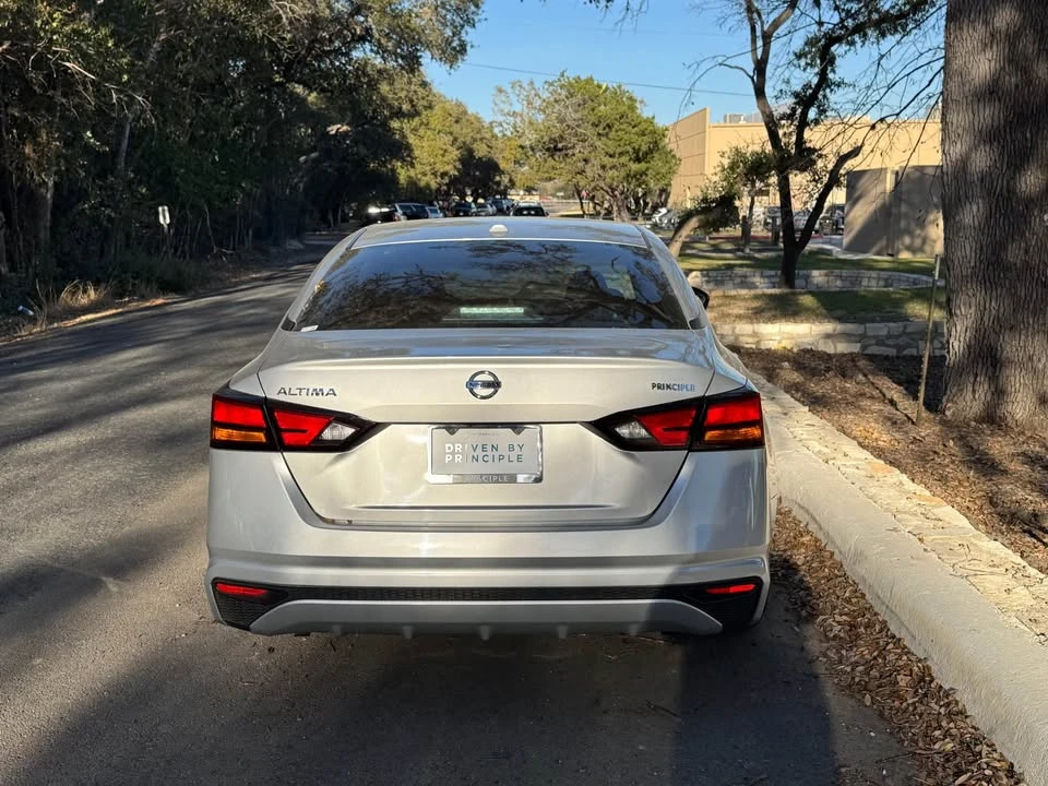 2020 Nissan Altima 6th Gen - Image 4 of 11