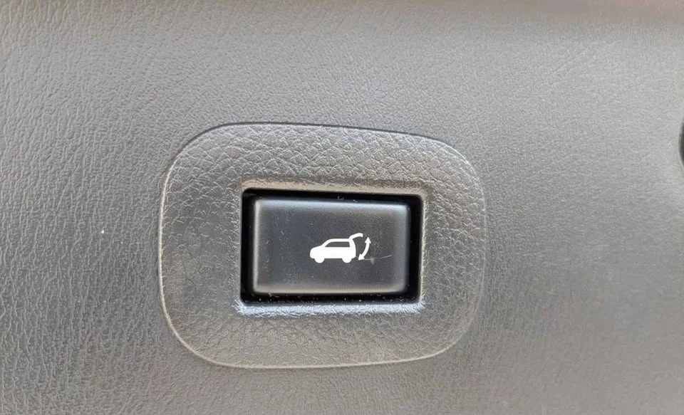 2020 Nissan Armada - Image 5 of 9