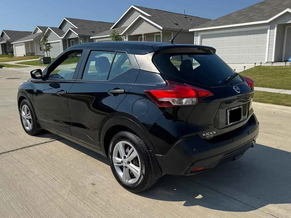 2020 Nissan Kicks - Image 11 of 20