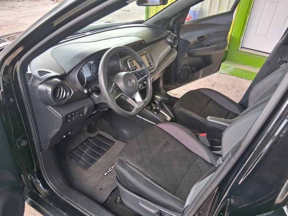 2020 Nissan Kicks - Image 14 of 18