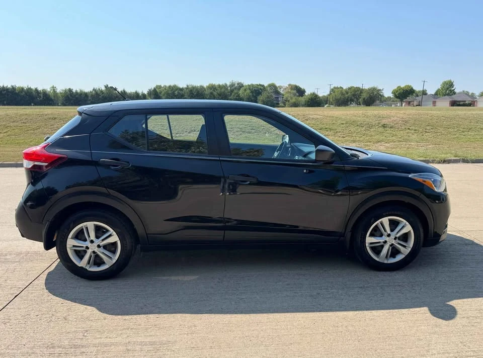 2020 Nissan Kicks - Image 8 of 18