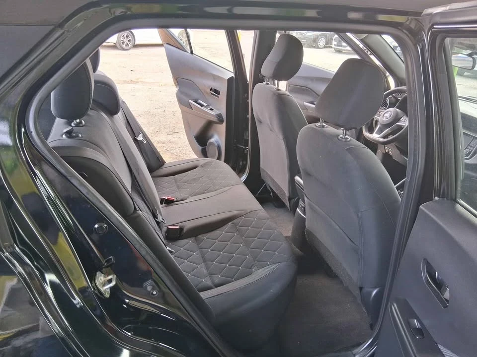 2020 Nissan Kicks - Image 14 of 20