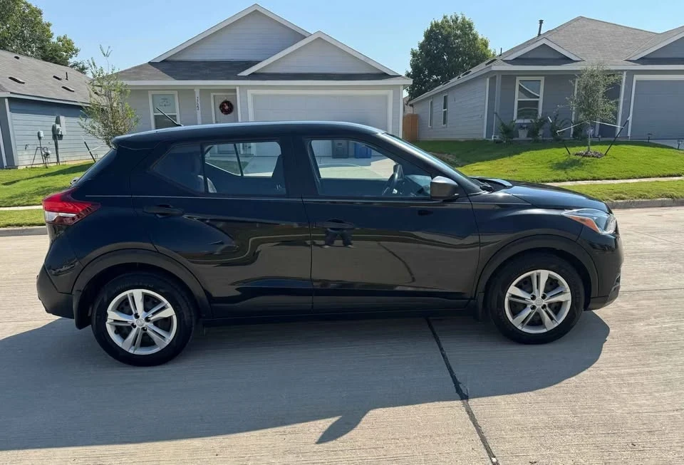 2020 Nissan Kicks - Image 9 of 20
