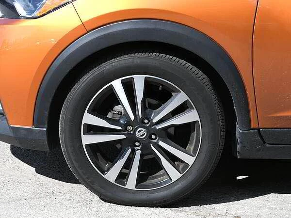 2020 Nissan Kicks - Image 5 of 12