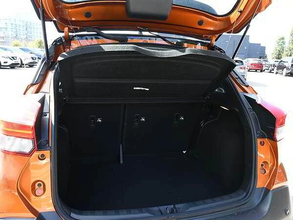 2020 Nissan Kicks - Image 7 of 12