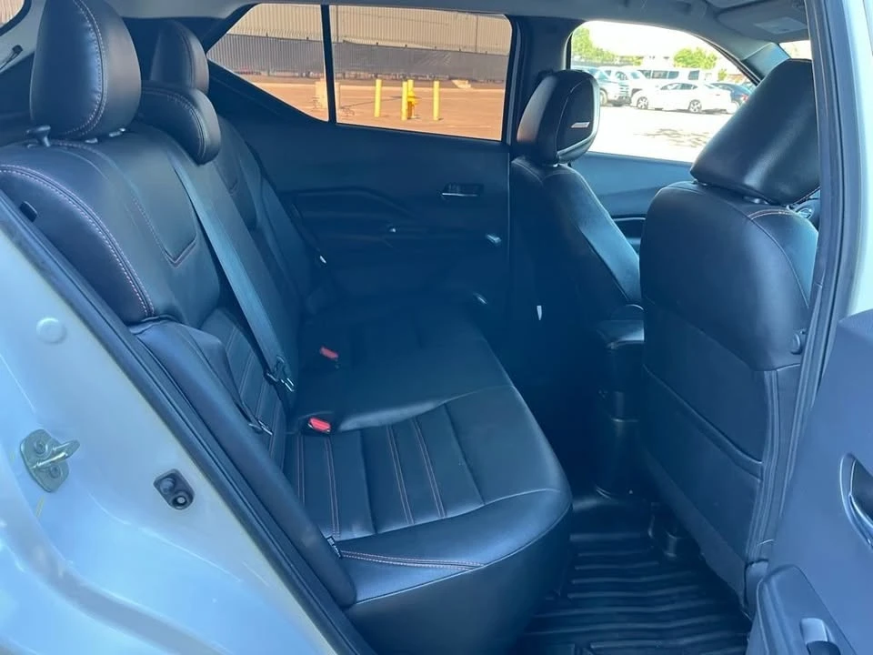 2020 Nissan Kicks - Image 15 of 19