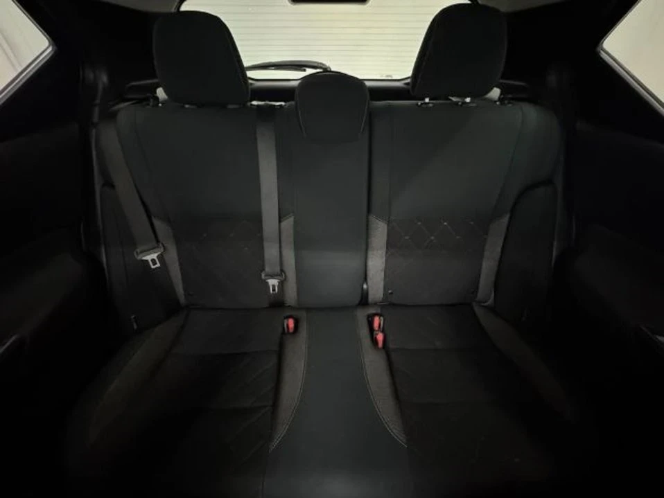2020 Nissan Kicks - Image 16 of 20