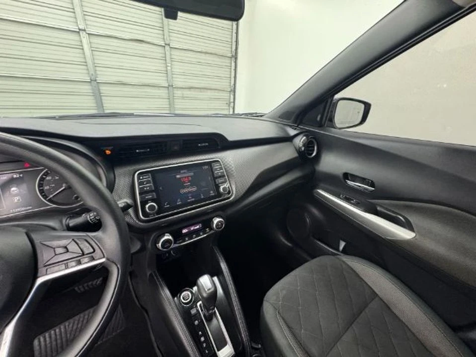 2020 Nissan Kicks - Image 15 of 20