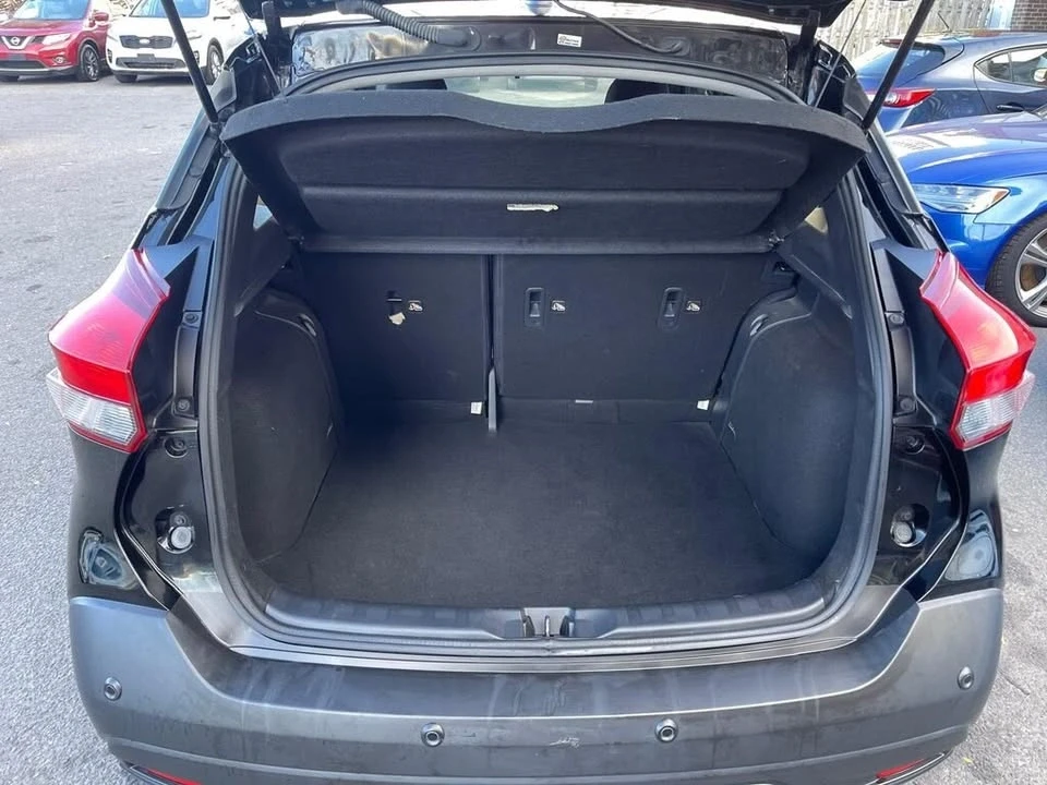 2020 Nissan Kicks - Image 12 of 17