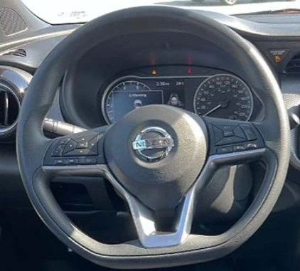 2020 Nissan Kicks - Image 9 of 11