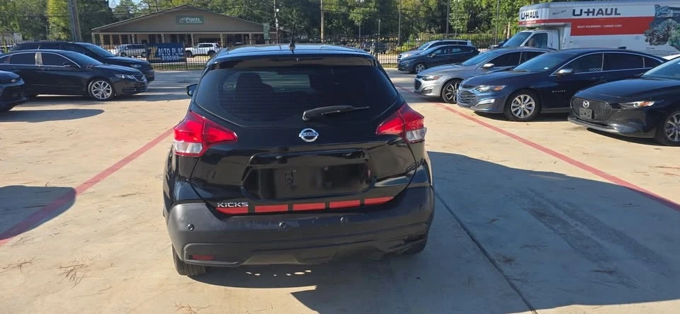 2020 Nissan Kicks - Image 8 of 20