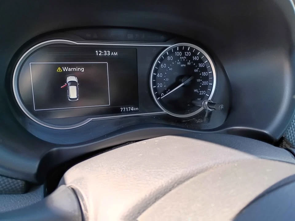 2020 Nissan Kicks - Image 10 of 14