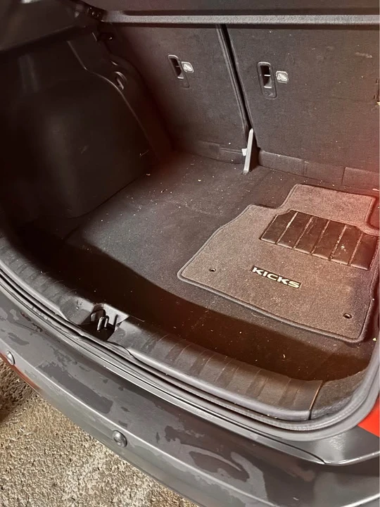 2020 Nissan Kicks - Image 11 of 18