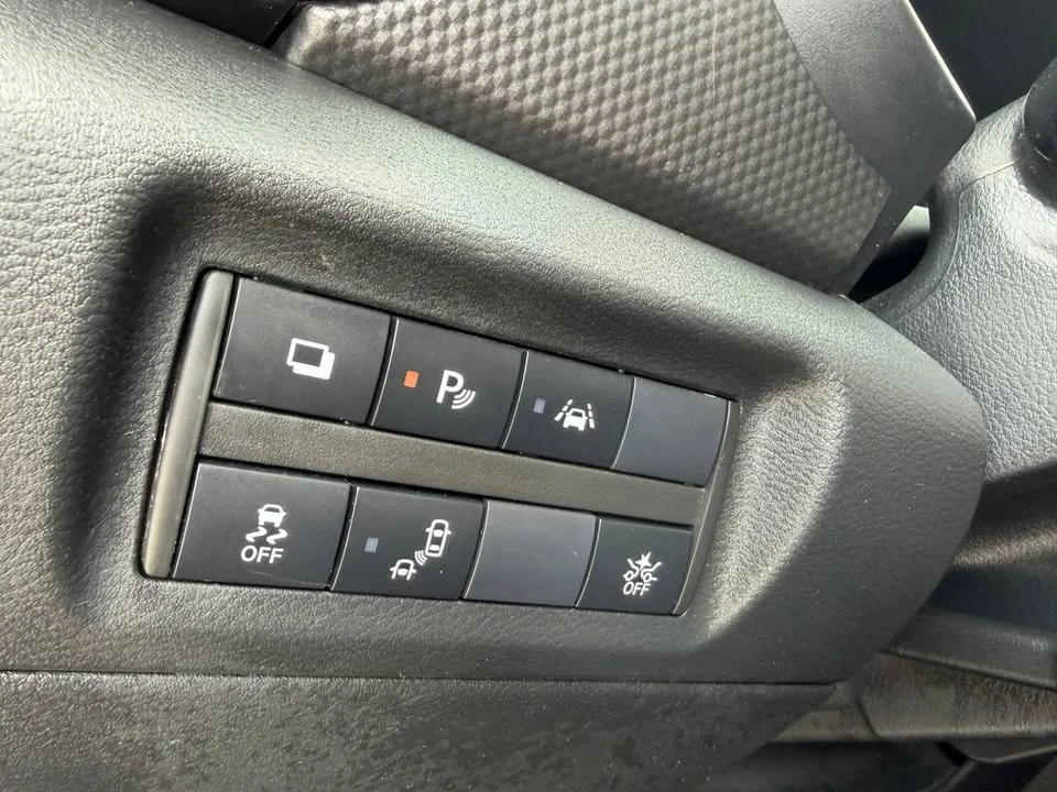 2020 Nissan Kicks - Image 9 of 18