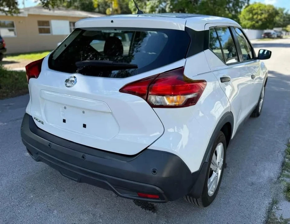 2020 Nissan Kicks - Image 9 of 18