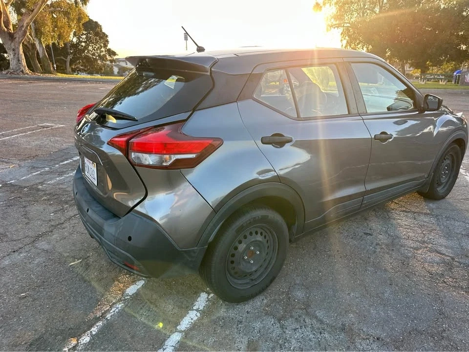 2020 Nissan Kicks - Image 4 of 9