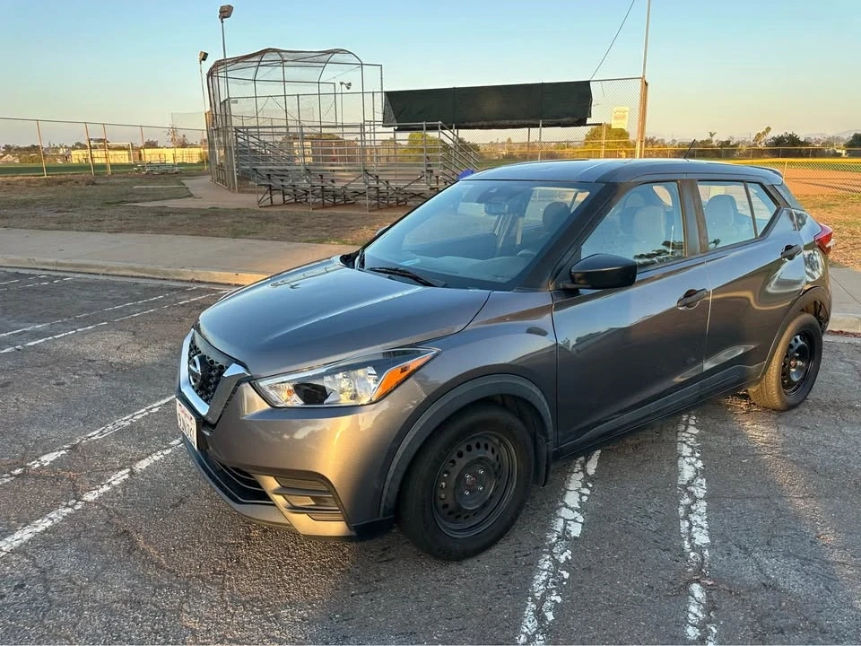 2020 Nissan Kicks - Image 2 of 9