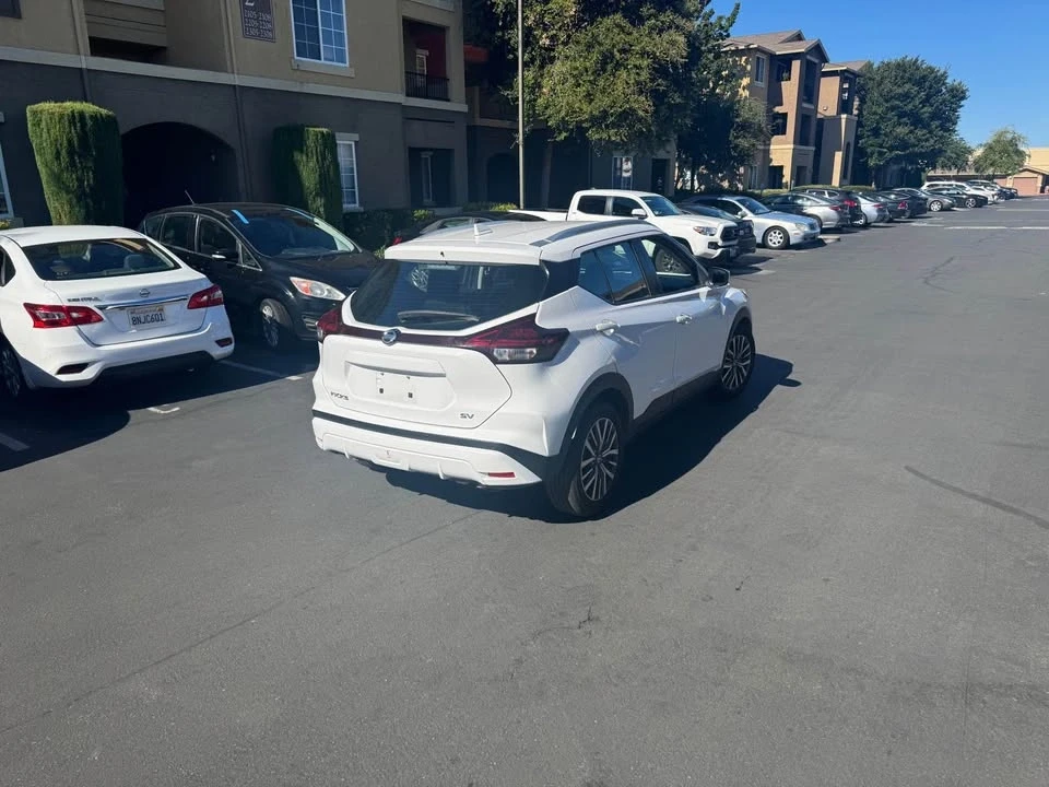 2020 Nissan Kicks - Image 2 of 6