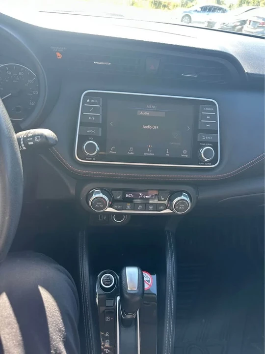 2020 Nissan Kicks - Image 13 of 14