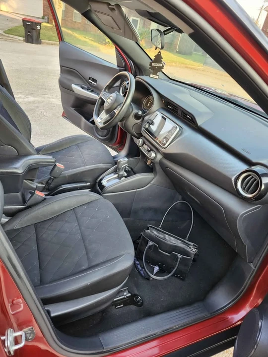 2020 Nissan Kicks - Image 11 of 15