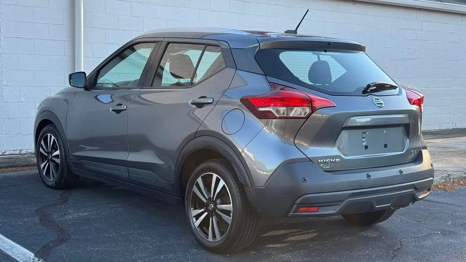 2020 Nissan Kicks - Image 2 of 20