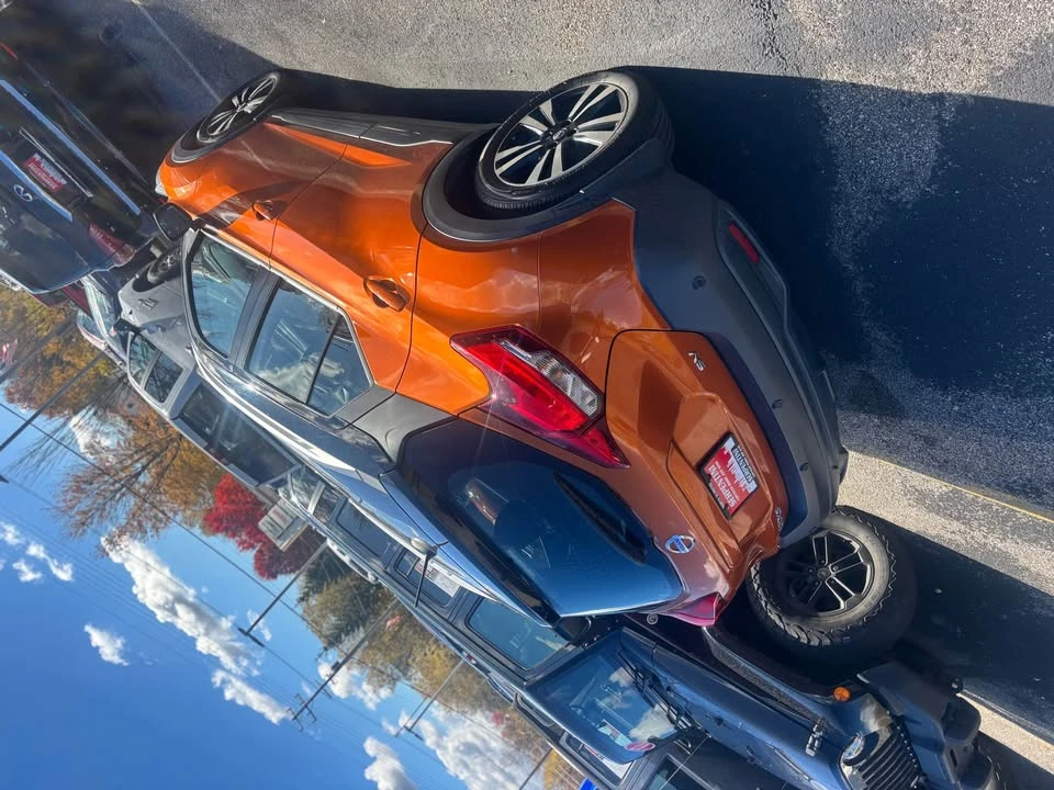 2020 Nissan Kicks - Image 2 of 13