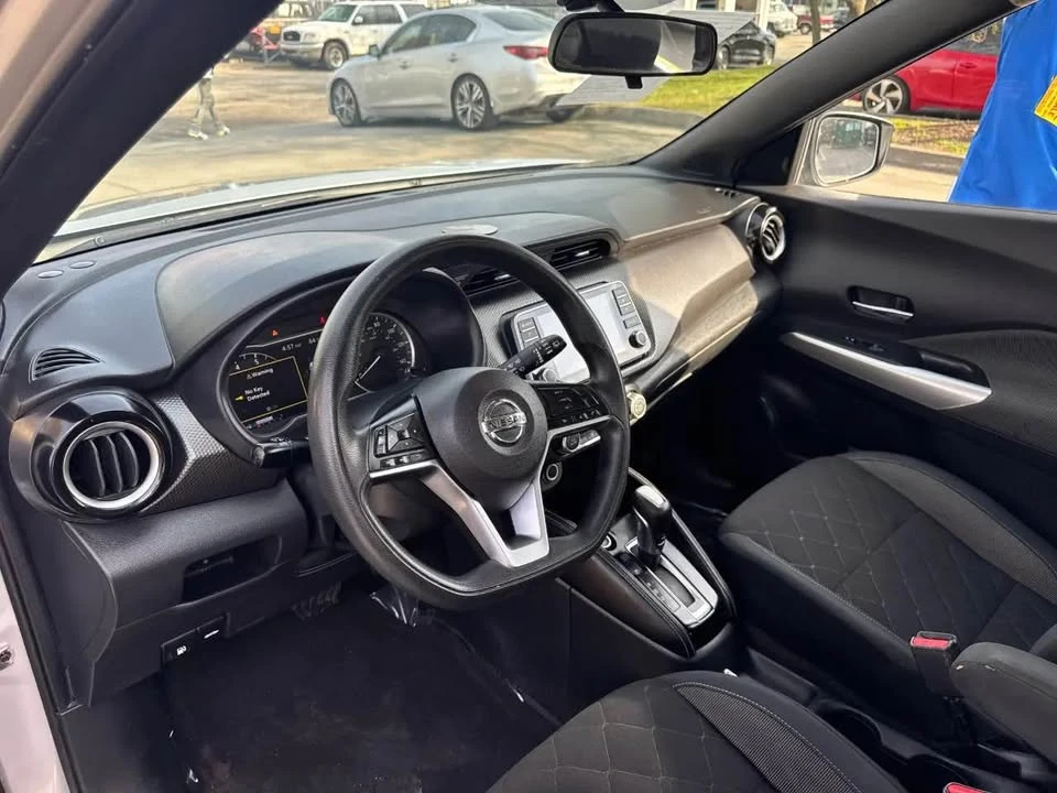 2020 Nissan Kicks - Image 12 of 19