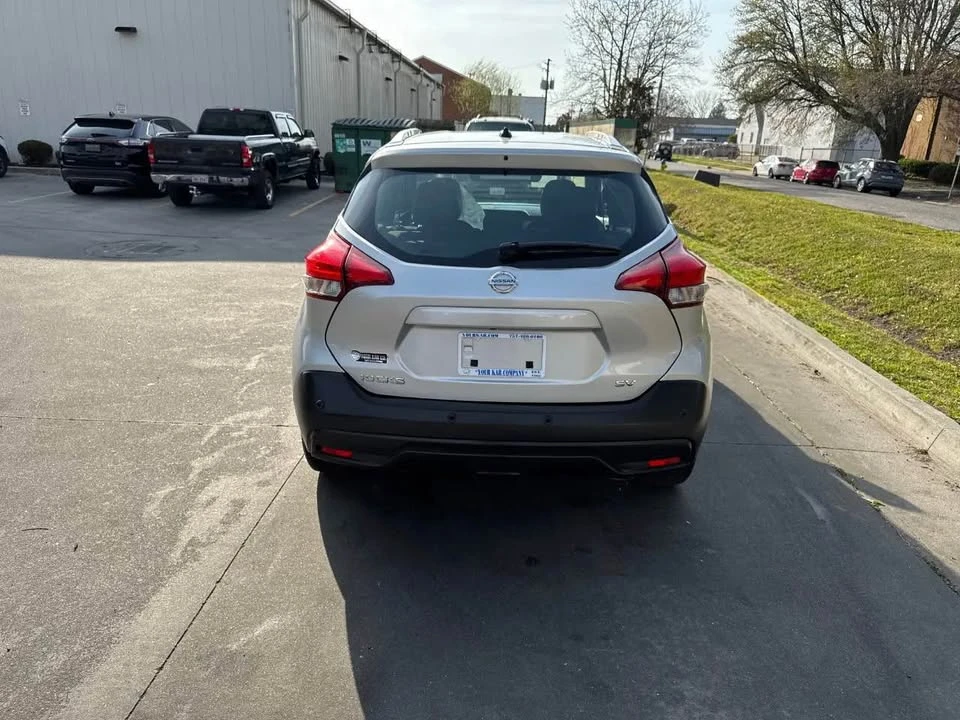 2020 Nissan Kicks - Image 9 of 19