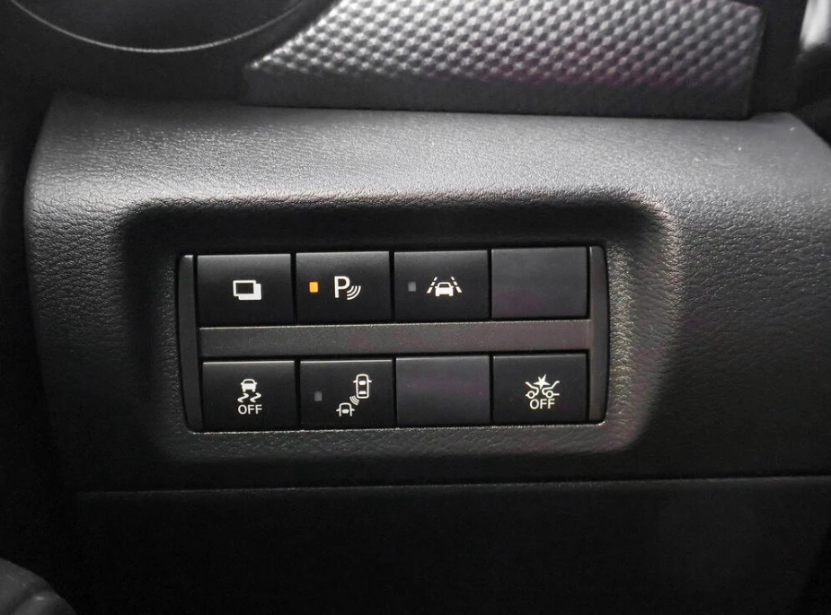 2020 Nissan Kicks - Image 9 of 16