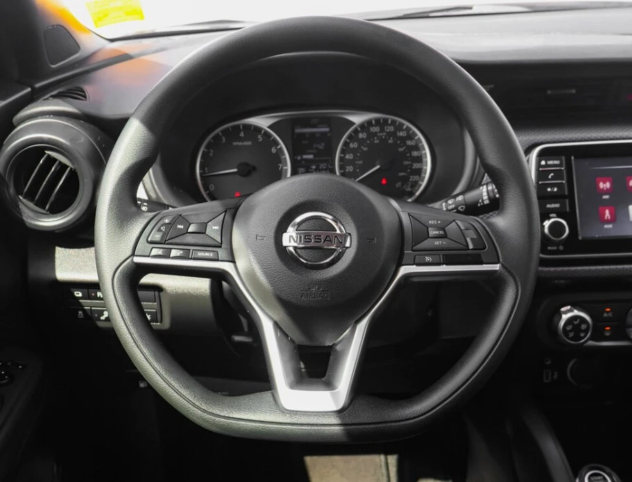 2020 Nissan Kicks - Image 10 of 16