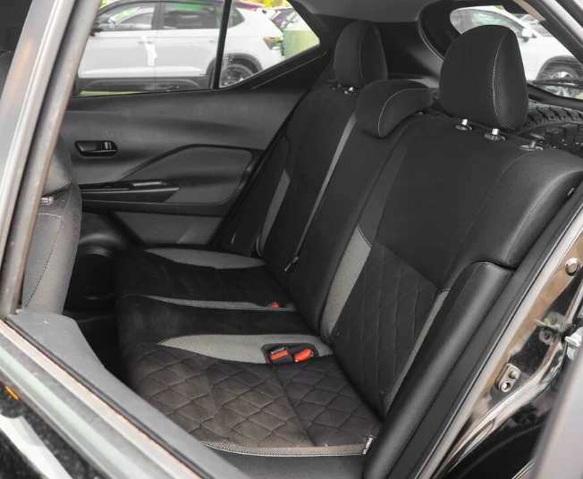 2020 Nissan Kicks - Image 7 of 8