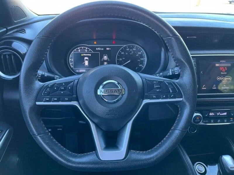 2020 Nissan Kicks - Image 9 of 12