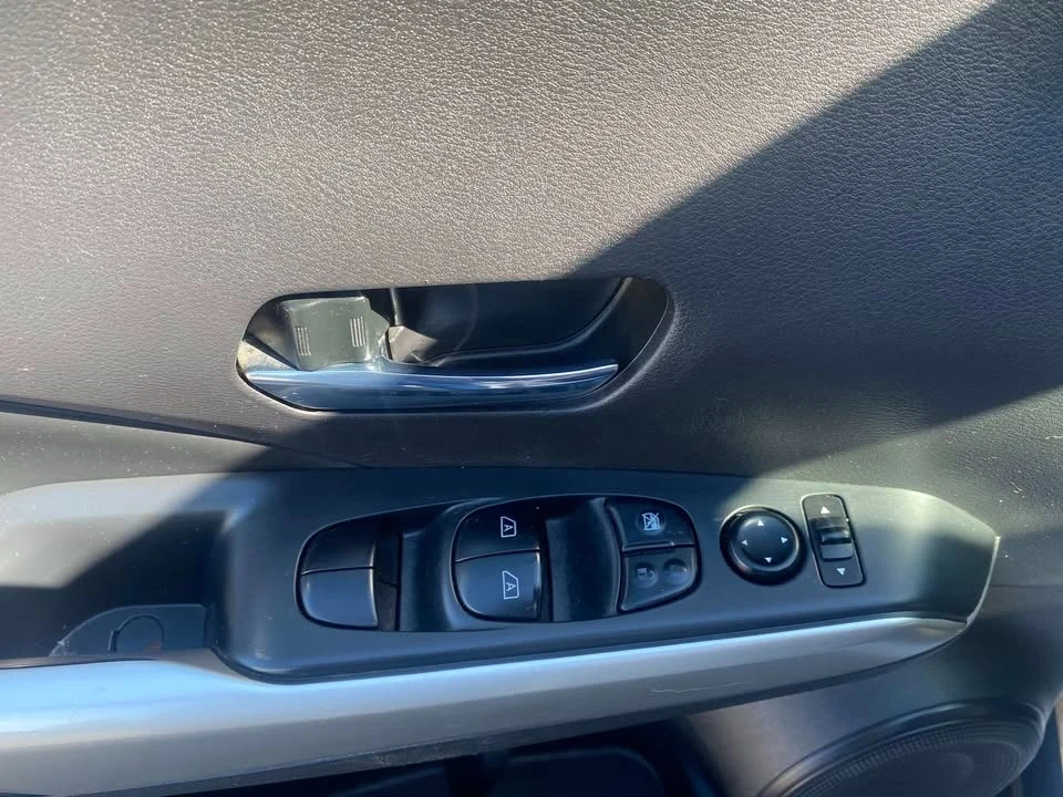 2020 Nissan Kicks - Image 8 of 18