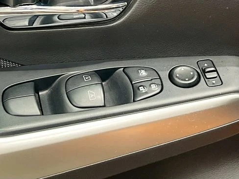 2020 Nissan Kicks - Image 10 of 15