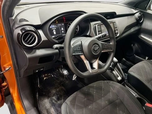 2020 Nissan Kicks - Image 12 of 15