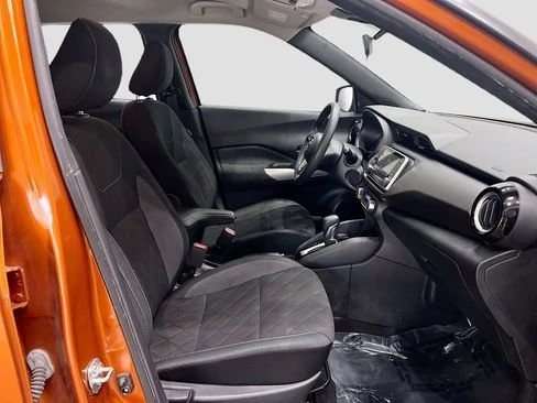 2020 Nissan Kicks - Image 8 of 15