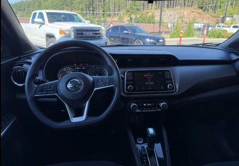 2020 Nissan Kicks - Image 6 of 8